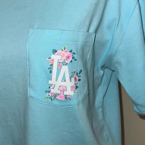 Majestic LA Dodgers Women’s T-Shirt Size L - NWT - Picture 2 of 4
